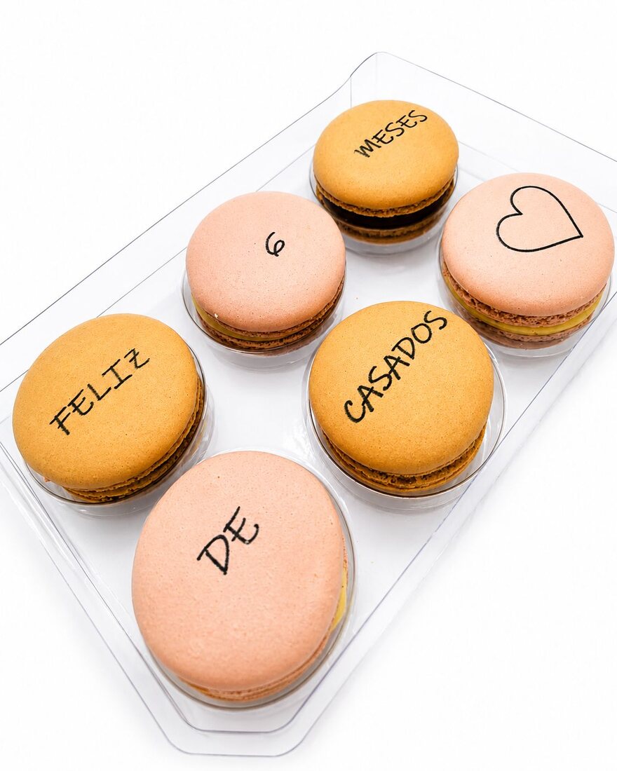 Caixa com 6 macarons personalizados